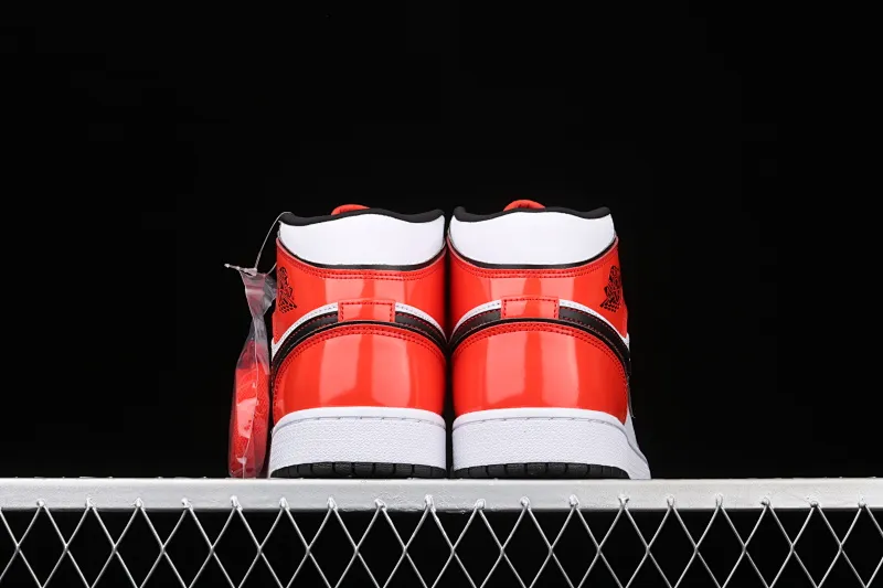 All categories Air Jordan Jordan series basketball shoes Air Jordan 1 Mid Air Jordan 1 Mid AJ1 Joe 1 patent leather orange Zhongbang basketball shoes DD6834-802